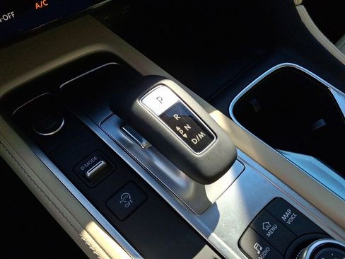 Used 2025 INFINITI QX60 Sensory w/ Vision Package image 15