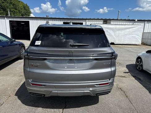 Used 2025 Buick Enclave Avenir w/ Super Cruise Package FWD image 5