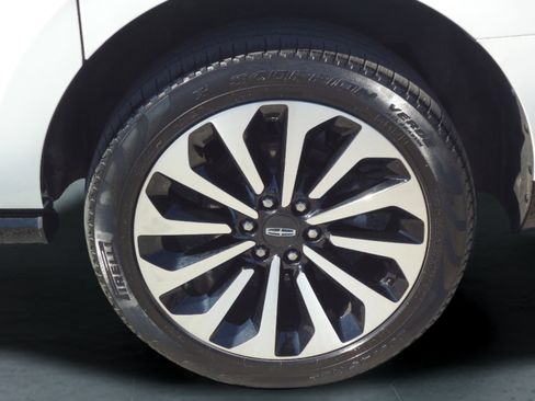Certified 2024 Lincoln Navigator L Reserve AWD/4WD image 9