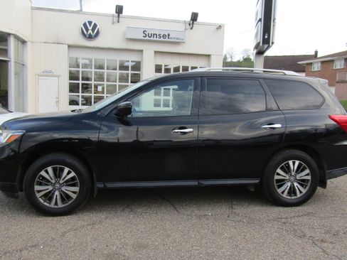 Used 2020 Nissan Pathfinder S AWD/4WD image 2