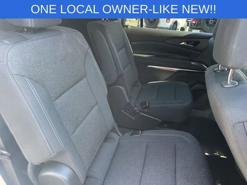 Used 2026 Chevrolet Traverse LT w/ Driver Confidence Package FWD image 38