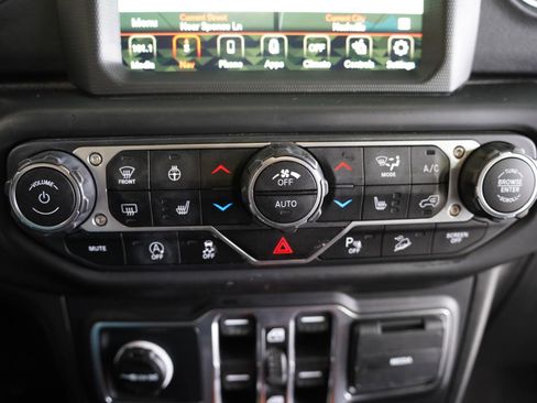 Used 2019 Jeep Wrangler Unlimited Sahara w/ Dual Top Group image 20