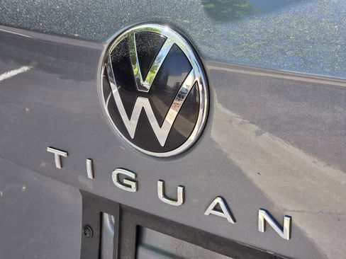 Used 2022 Volkswagen Tiguan SE R-Line image 27