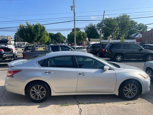 Used 2015 Nissan Altima 2.5 S w/ Special Edition Package FWD image 25
