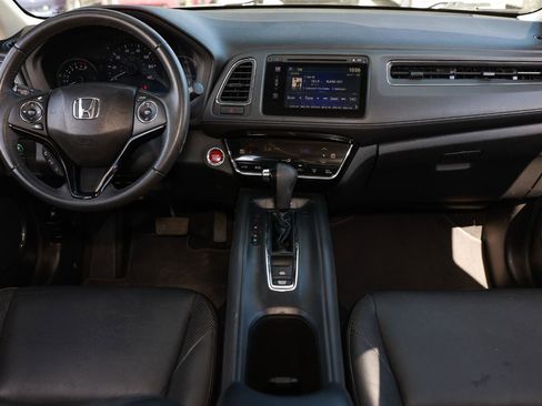 Used 2017 Honda HR-V EX-L image 2