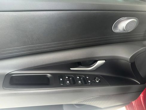 Certified 2025 Hyundai Elantra Hybrid FWD image 12