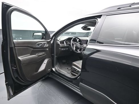 Used 2023 GMC Acadia AT4 w/ Technology Package AWD/4WD image 8