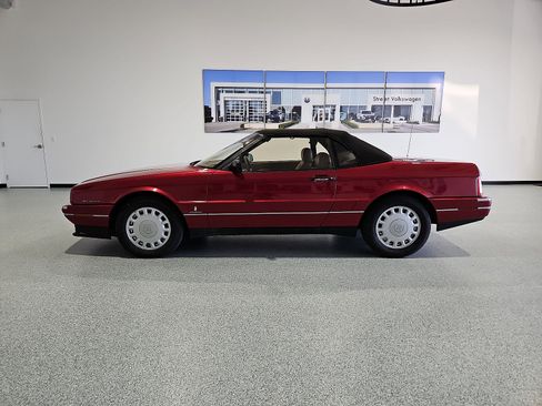 Used 1993 Cadillac Allante FWD image 5