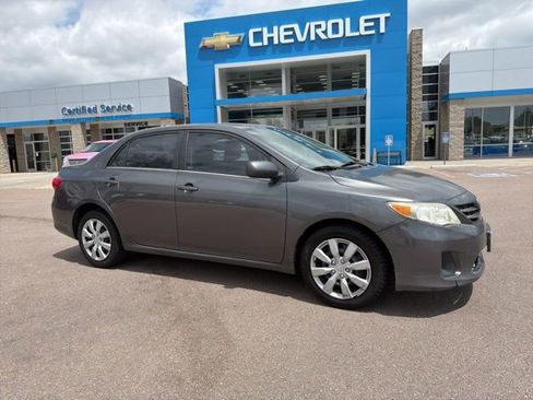Used 2013 Toyota Corolla LE FWD image 1