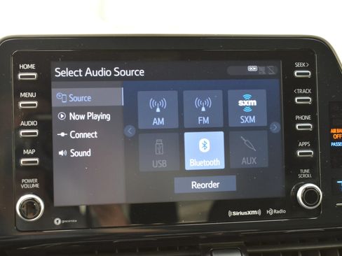 Used 2019 Toyota C-HR XLE FWD image 22