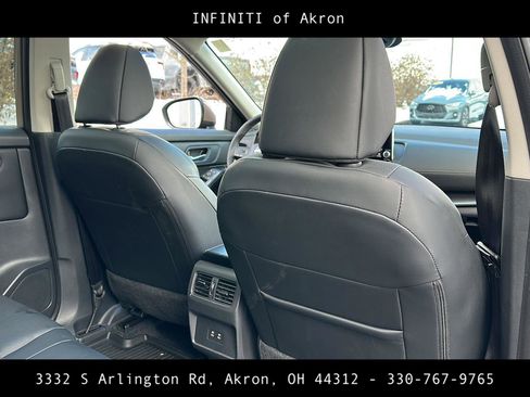 Used 2025 Nissan Rogue SV w/ SV Premium Package image 31