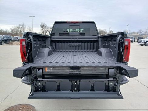 New 2026 GMC Sierra 2500 Denali w/ Denali Reserve Package image 18
