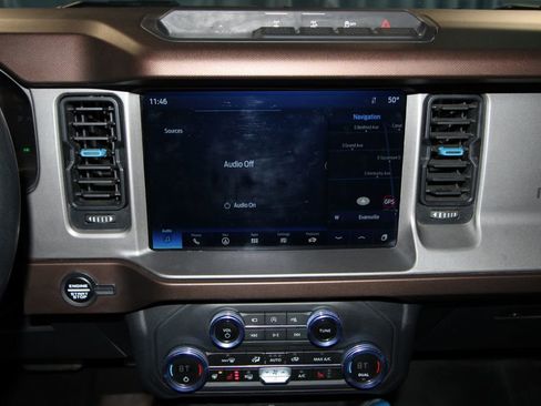 Used 2023 Ford Bronco Outer Banks image 13