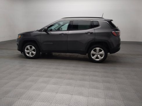 Used 2018 Jeep Compass Latitude AWD/4WD image 3