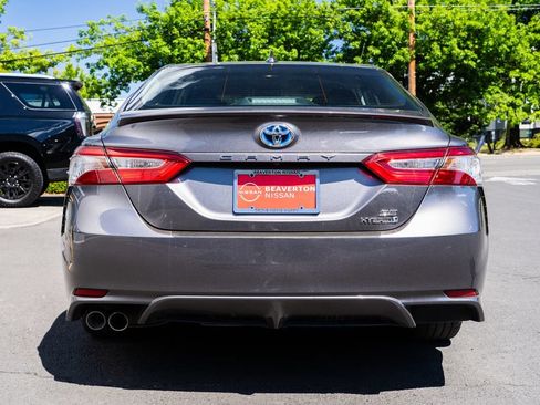 Used 2020 Toyota Camry SE FWD image 5