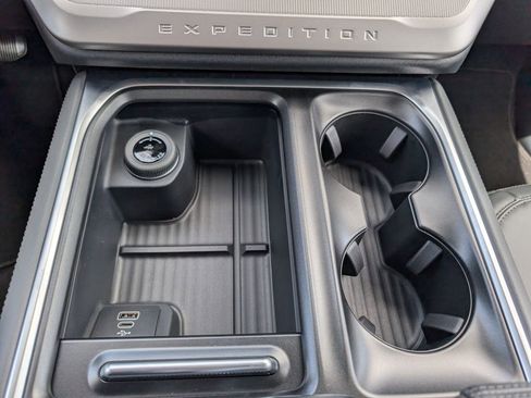 New 2026 Ford Expedition Active AWD/4WD image 16