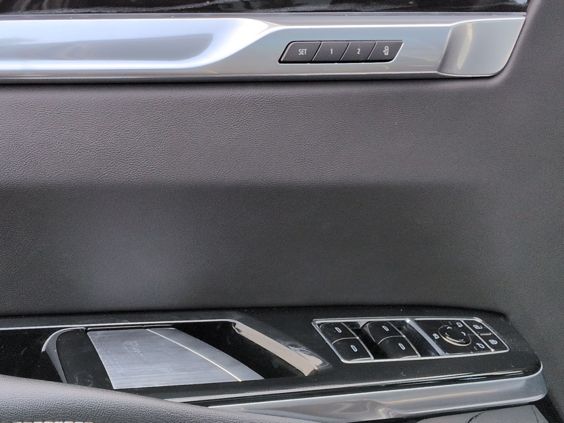 Certified 2025 Cadillac Escalade ESV Sport w/ LPO, Floor Liner Package AWD/4WD image 86