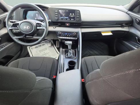 Used 2026 Hyundai Elantra Sport FWD image 15