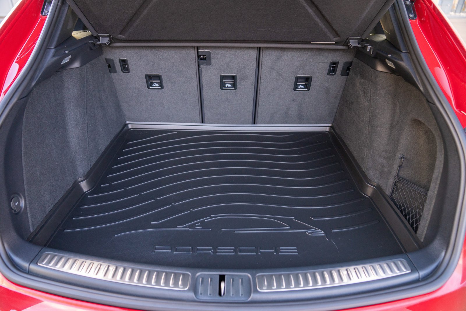 Certified 2026 Porsche Macan AWD/4WD image 28