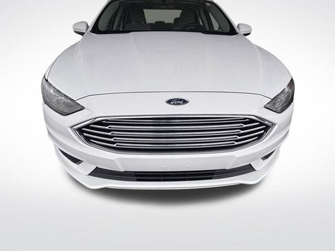 Used 2018 Ford Fusion SE image 9