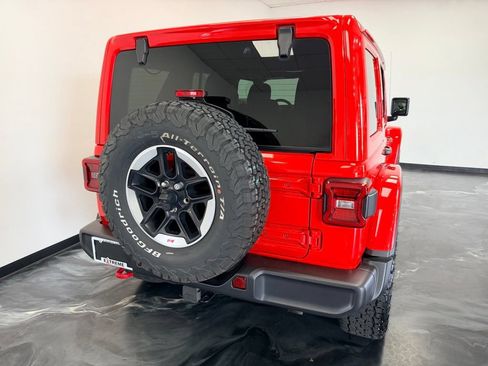 Used 2021 Jeep Wrangler Unlimited Rubicon w/ LED Lighting Group AWD/4WD image 6