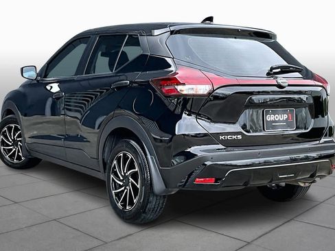 Certified 2025 Nissan Kicks Play S image 11