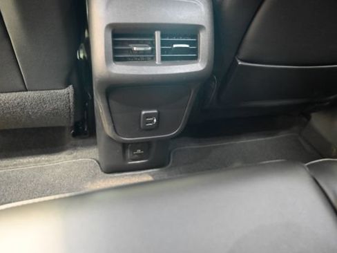 Used 2023 GMC Terrain SLT FWD image 28