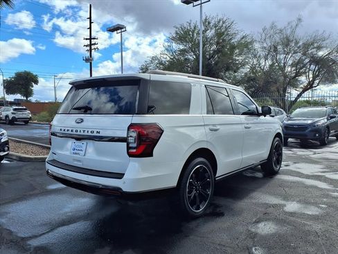 Used 2023 Ford Expedition Limited image 10