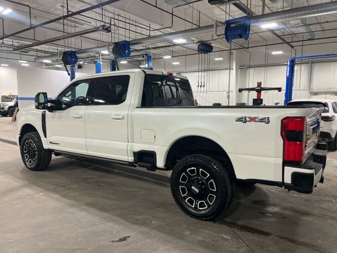 Used 2025 Ford F250 Platinum image 6