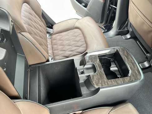 Used 2024 Nissan Armada Platinum w/ Captain's Chairs Package image 23