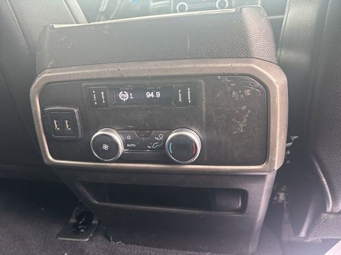 Used 2019 Ford Expedition XLT w/ Equipment Group 201A AWD/4WD image 22