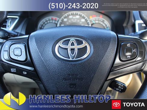 Used 2015 Toyota Camry LE image 28