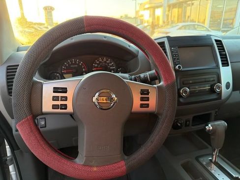 Used 2019 Nissan Frontier SV AWD/4WD image 13