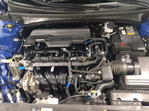 Used 2025 Hyundai Elantra SE FWD image 30