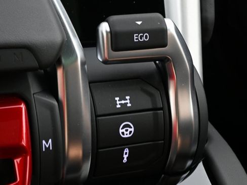 Used 2022 Lamborghini Urus image 32