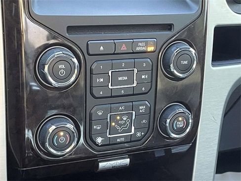 Used 2014 Ford F150 Platinum image 29