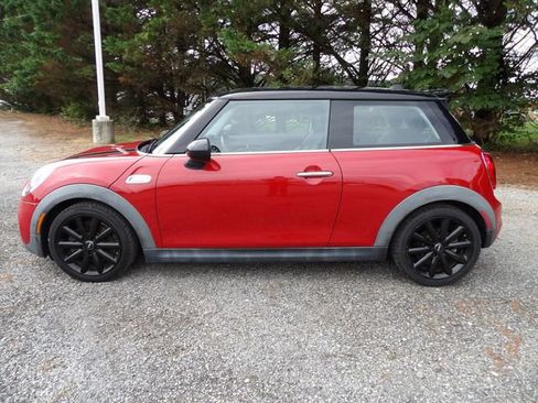 Used 2015 MINI Cooper S FWD image 2
