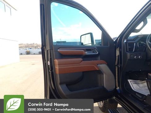 Used 2024 GMC Sierra 3500 Denali Ultimate image 10