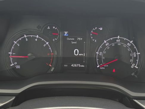 Used 2023 Toyota 4Runner SR5 AWD/4WD image 19