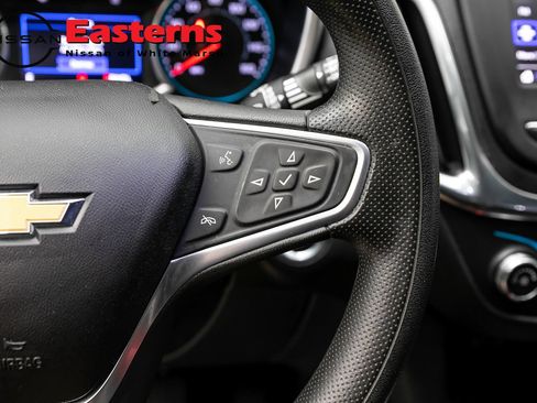 Used 2022 Chevrolet Equinox LT FWD image 16