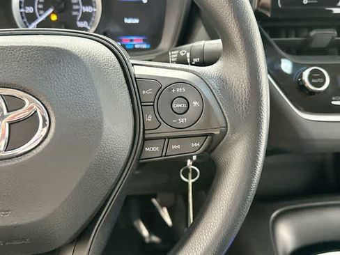 Used 2022 Toyota Corolla LE FWD image 9