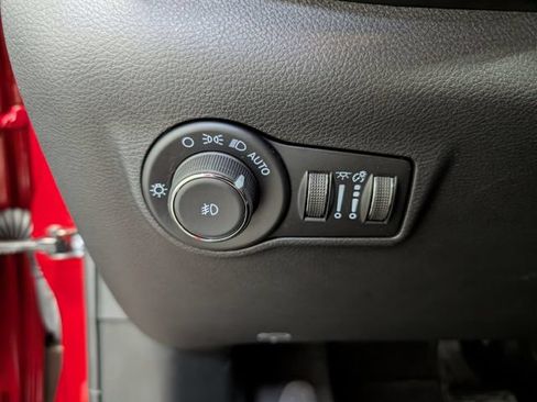 Used 2026 Jeep Compass Limited AWD/4WD image 18