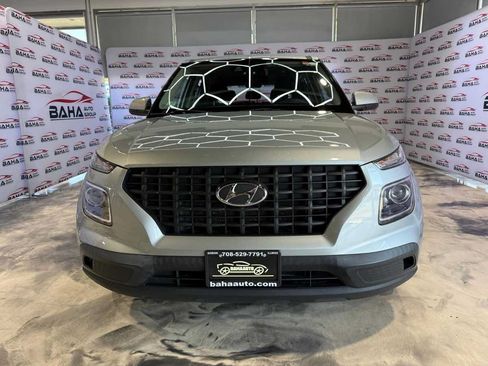 Used 2021 Hyundai Venue SE FWD image 3