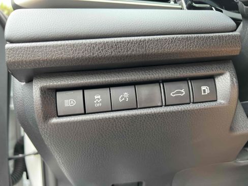 Used 2025 Toyota Camry XSE image 9