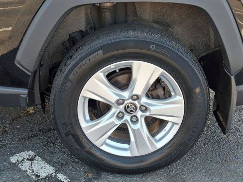 Certified 2021 Toyota RAV4 LE AWD/4WD image 5