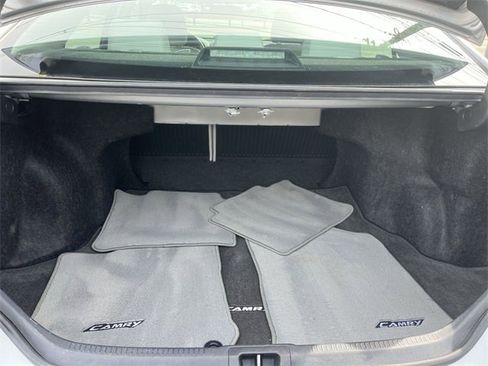 Used 2015 Toyota Camry XLE image 24