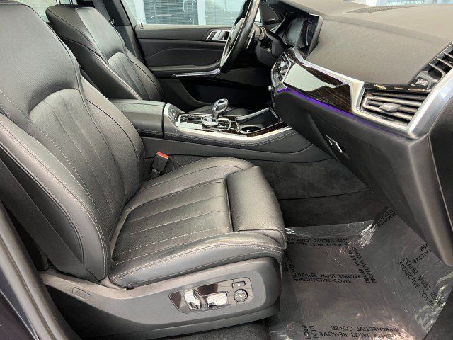 Used 2019 BMW X5 xDrive40i w/ M Sport Package AWD/4WD image 14