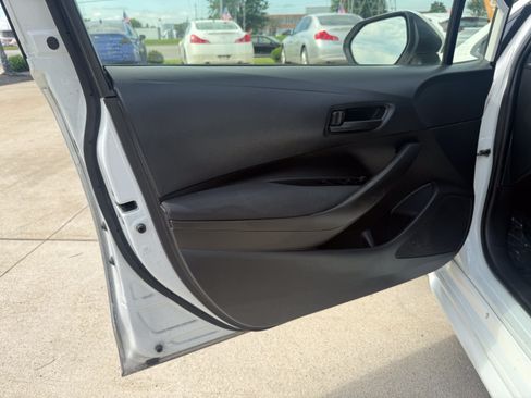 Used 2024 Toyota Corolla LE FWD image 17