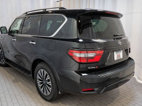 Used 2023 Nissan Armada SL w/ Midnight Edition Package image 3