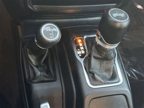 Used 2022 Jeep Wrangler Unlimited Willys image 21